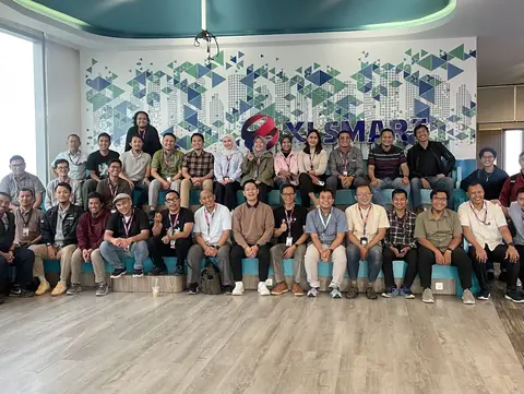 Foto bersama peserta di kantor XLSMART